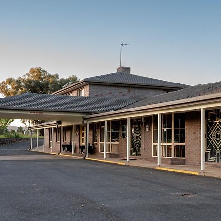 Tumut Valley Motel Pet Friendly Exterior foto